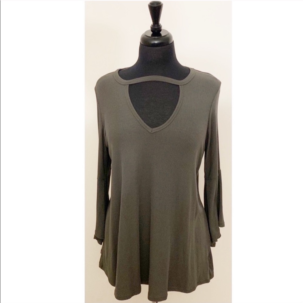 OLIVE RIBBED KEY HOLE TOP TORRID NWOT PLUS SIZE 0X